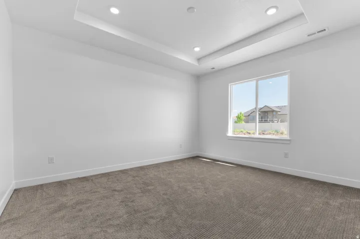 Picture of a model Cali. Not of current listing.