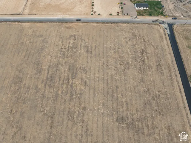 Expansive land parcel with direct road access
