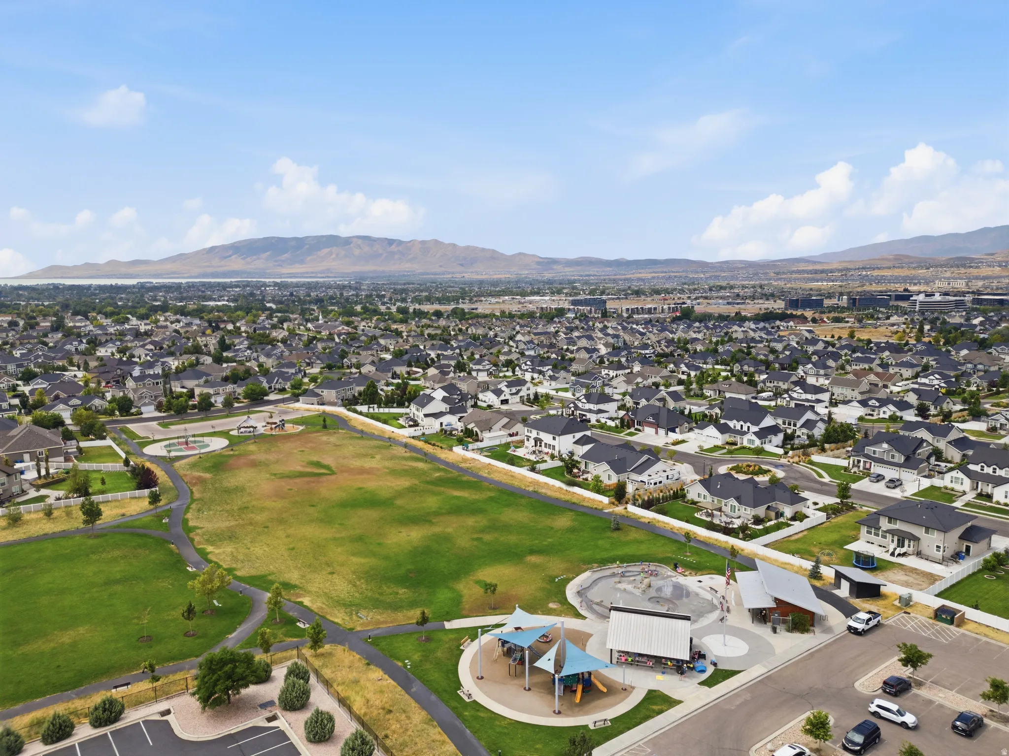 Ivory Ridge Splash Park and Splash Pad (within steps of the home!)