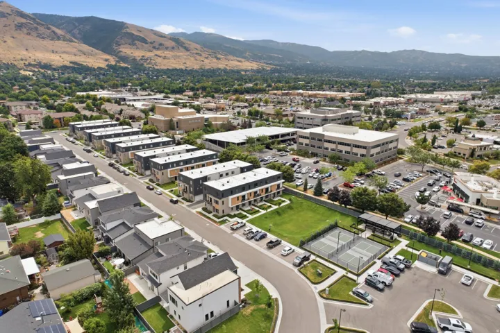 527 W 620 N ##132, Centerville, Utah 84014