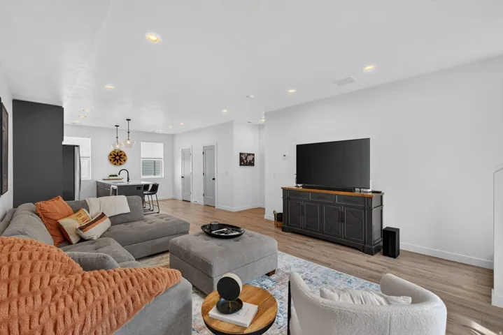 527 W 620 N ##132, Centerville, Utah 84014