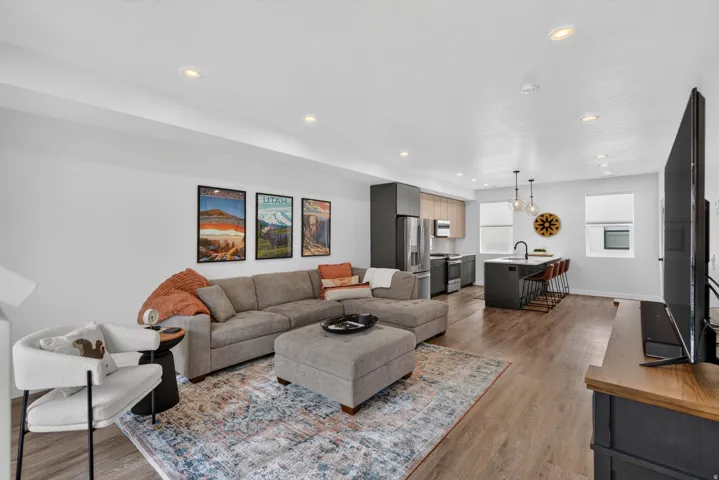 527 W 620 N ##132, Centerville, Utah 84014