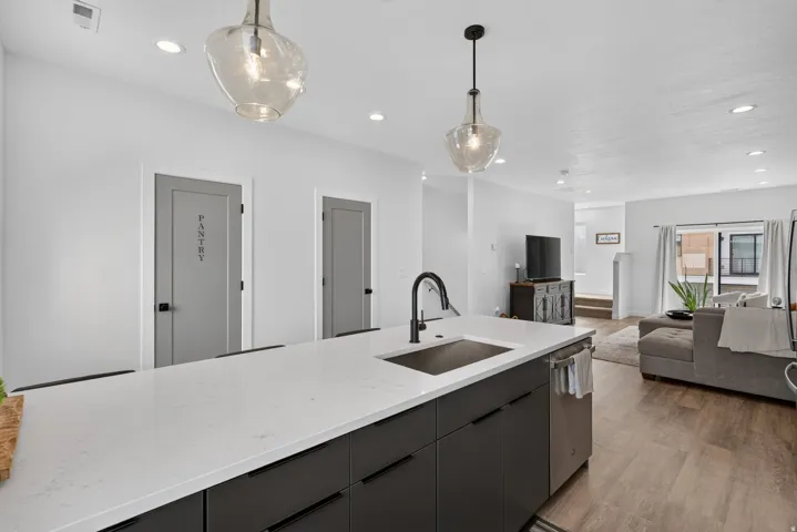 527 W 620 N ##132, Centerville, Utah 84014