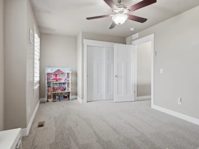 7 bedrooms, 3.5 bathrooms