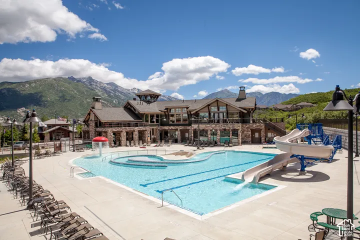HOA Clubhouse & Pool