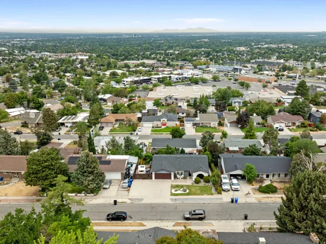 2415 E Campus Dr, Cottonwood Heights, Utah 84121