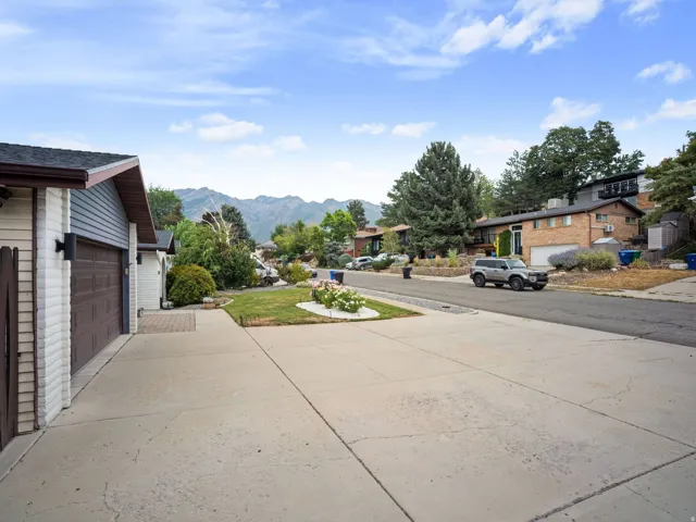2415 E Campus Dr, Cottonwood Heights, Utah 84121