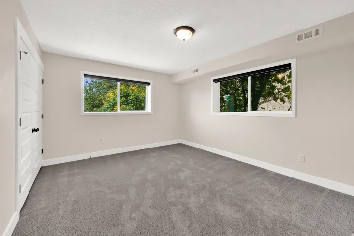 Mid level bedroom