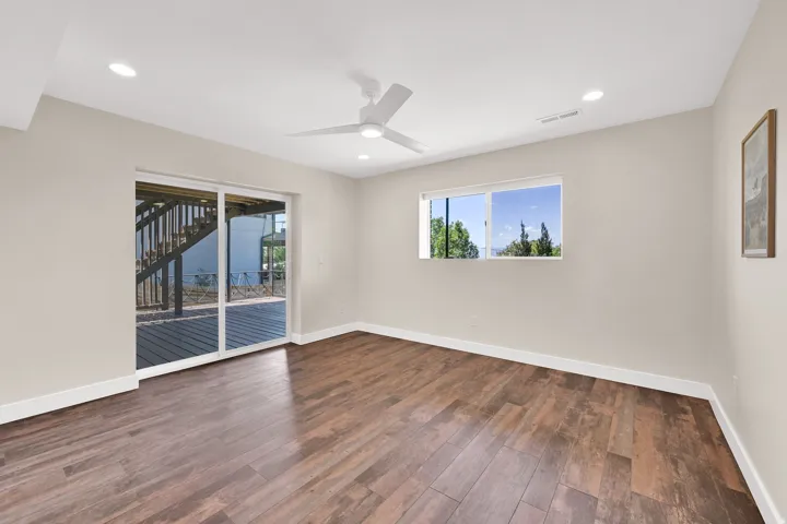 Flex room-gym, bedroom, office.