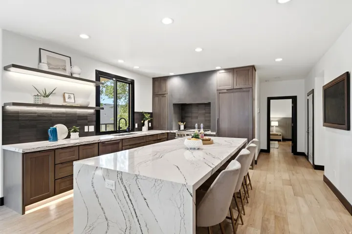 1017 N Oakridge Dr, Farmington, Utah 84025