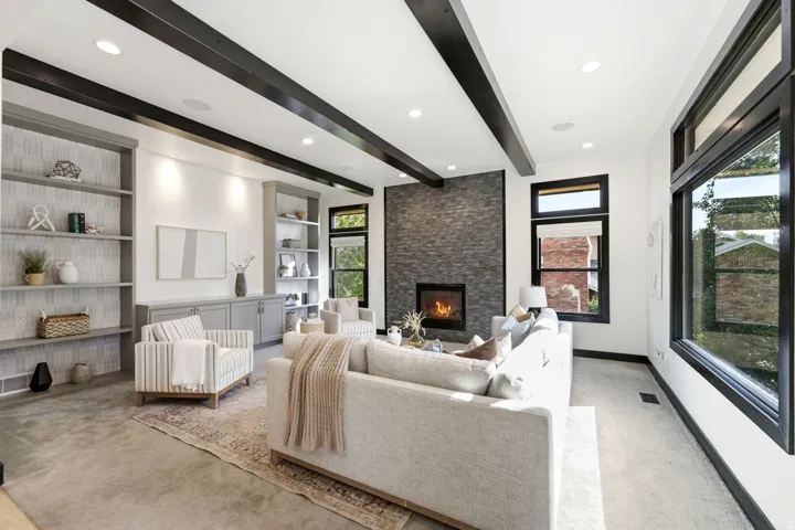 1017 N Oakridge Dr, Farmington, Utah 84025