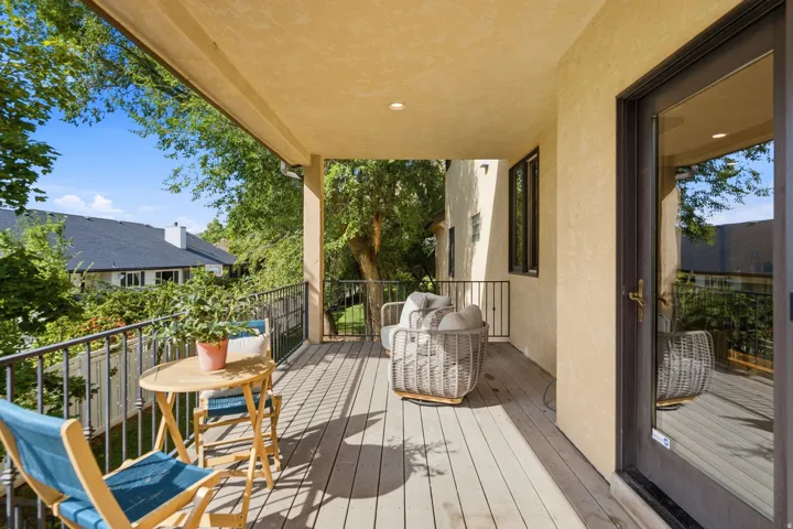 1017 N Oakridge Dr, Farmington, Utah 84025