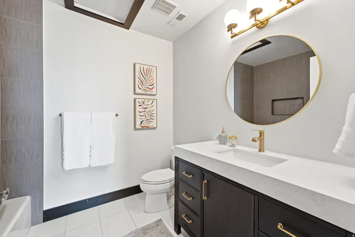 1017 N Oakridge Dr, Farmington, Utah 84025