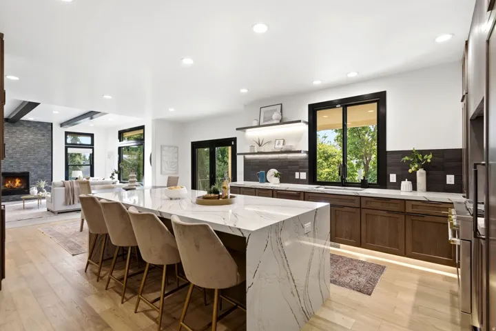 1017 N Oakridge Dr, Farmington, Utah 84025