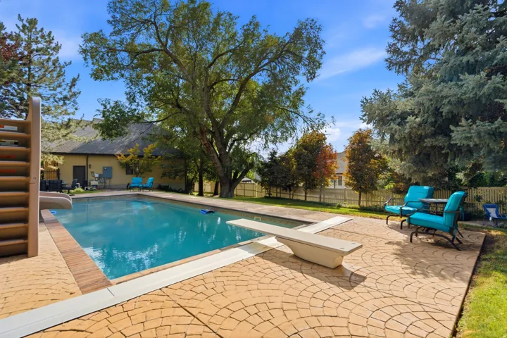1017 N Oakridge Dr, Farmington, Utah 84025