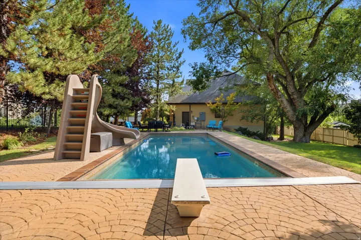 1017 N Oakridge Dr, Farmington, Utah 84025