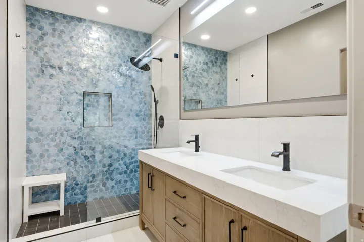 1017 N Oakridge Dr, Farmington, Utah 84025