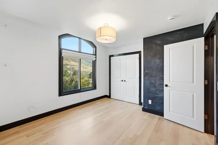 1017 N Oakridge Dr, Farmington, Utah 84025