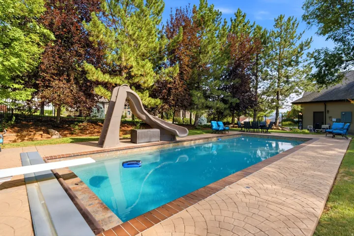 1017 N Oakridge Dr, Farmington, Utah 84025