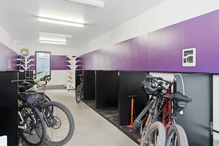 Concrete flooring with fluorescent overhead lighting