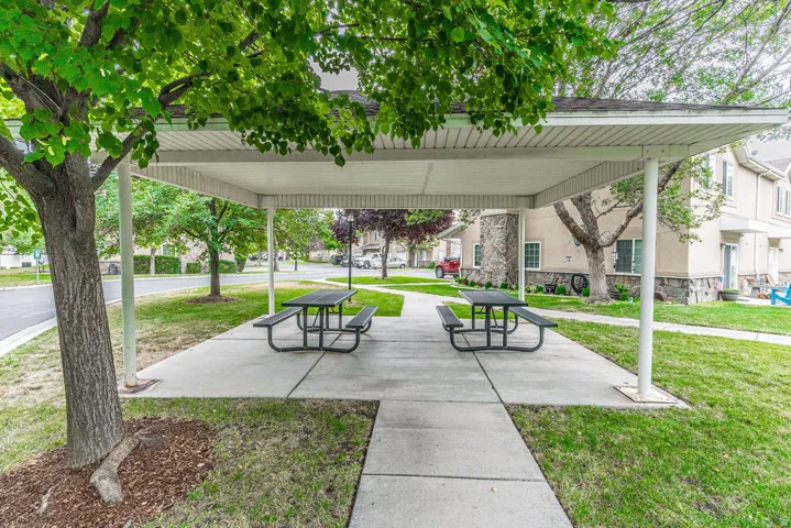 7097 S Longitude Ln #d, West Jordan, Utah 84084
