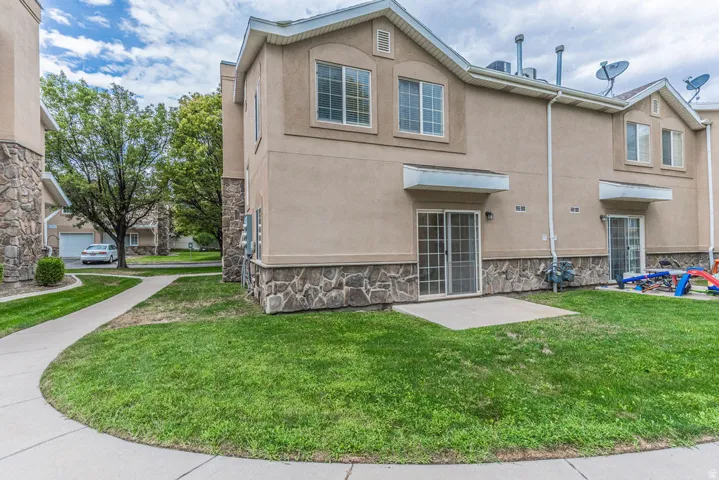7097 S Longitude Ln #d, West Jordan, Utah 84084