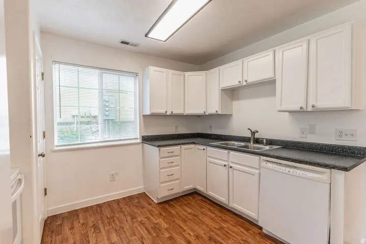 7097 S Longitude Ln #d, West Jordan, Utah 84084