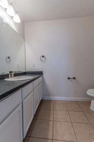 7097 S Longitude Ln #d, West Jordan, Utah 84084