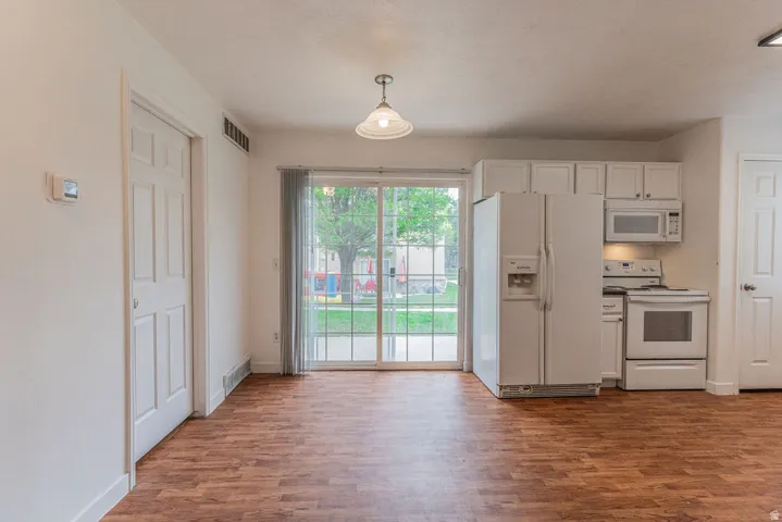 7097 S Longitude Ln #d, West Jordan, Utah 84084
