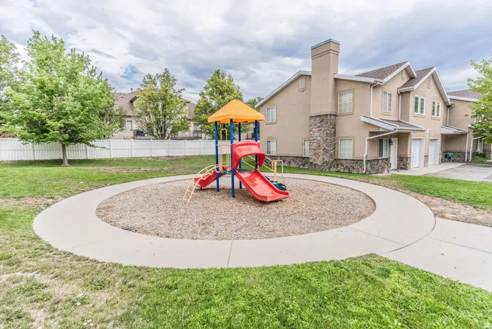 7097 S Longitude Ln #d, West Jordan, Utah 84084