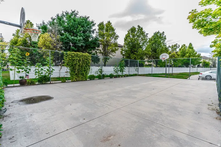 7097 S Longitude Ln #d, West Jordan, Utah 84084