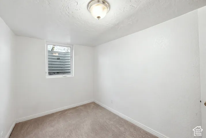 985 N American Beauty Dr, Salt Lake City, Utah 84116