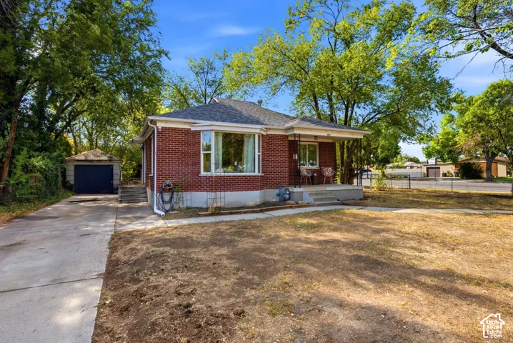 985 N American Beauty Dr, Salt Lake City, Utah 84116