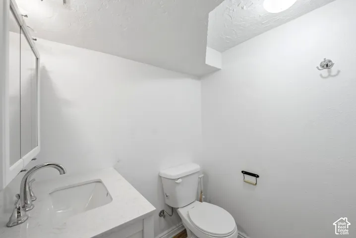 985 N American Beauty Dr, Salt Lake City, Utah 84116