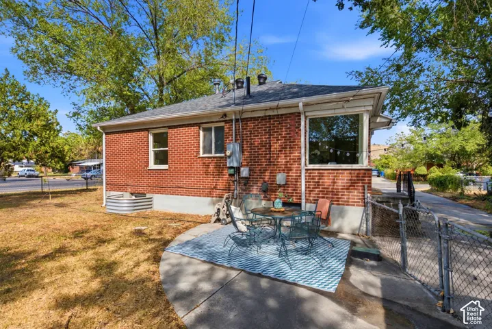 985 N American Beauty Dr, Salt Lake City, Utah 84116