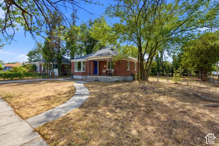 985 N American Beauty Dr, Salt Lake City, Utah 84116