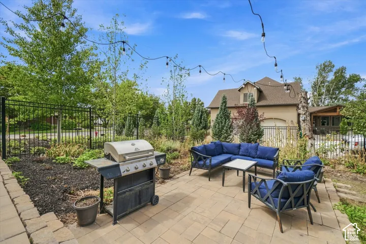 5954 W Canterbury Park Cir, Highland, Utah 84003