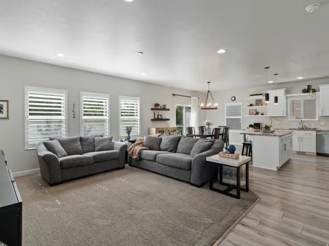 1053 Blackstone Dr, Fruit Heights, Utah 84037