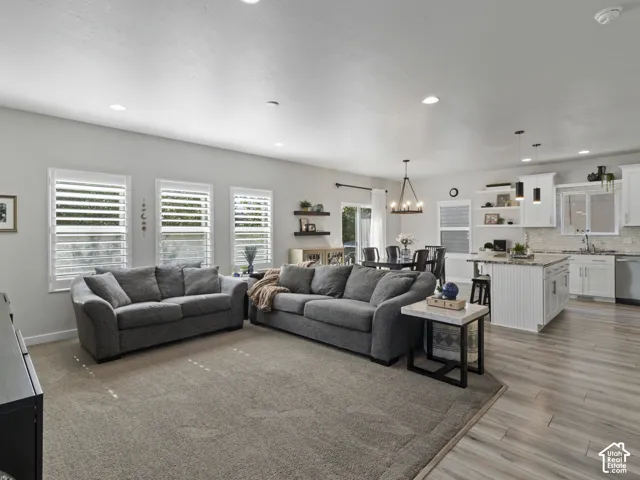 1053 Blackstone Dr, Fruit Heights, Utah 84037