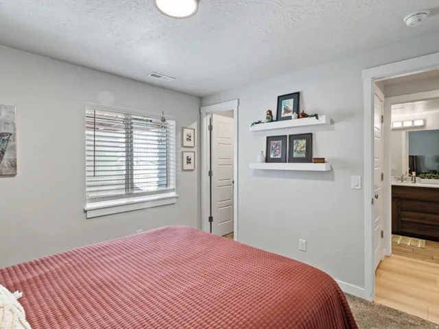 1053 Blackstone Dr, Fruit Heights, Utah 84037