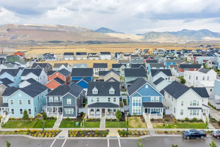 Neighborhood setting with a variety of architectural styles and mountain scenery