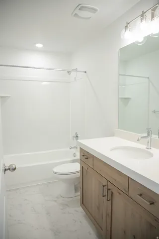 Fulll bathroom on second level