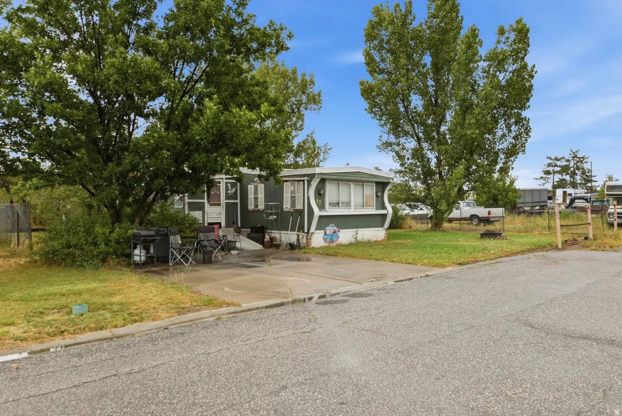 Mobile home pad