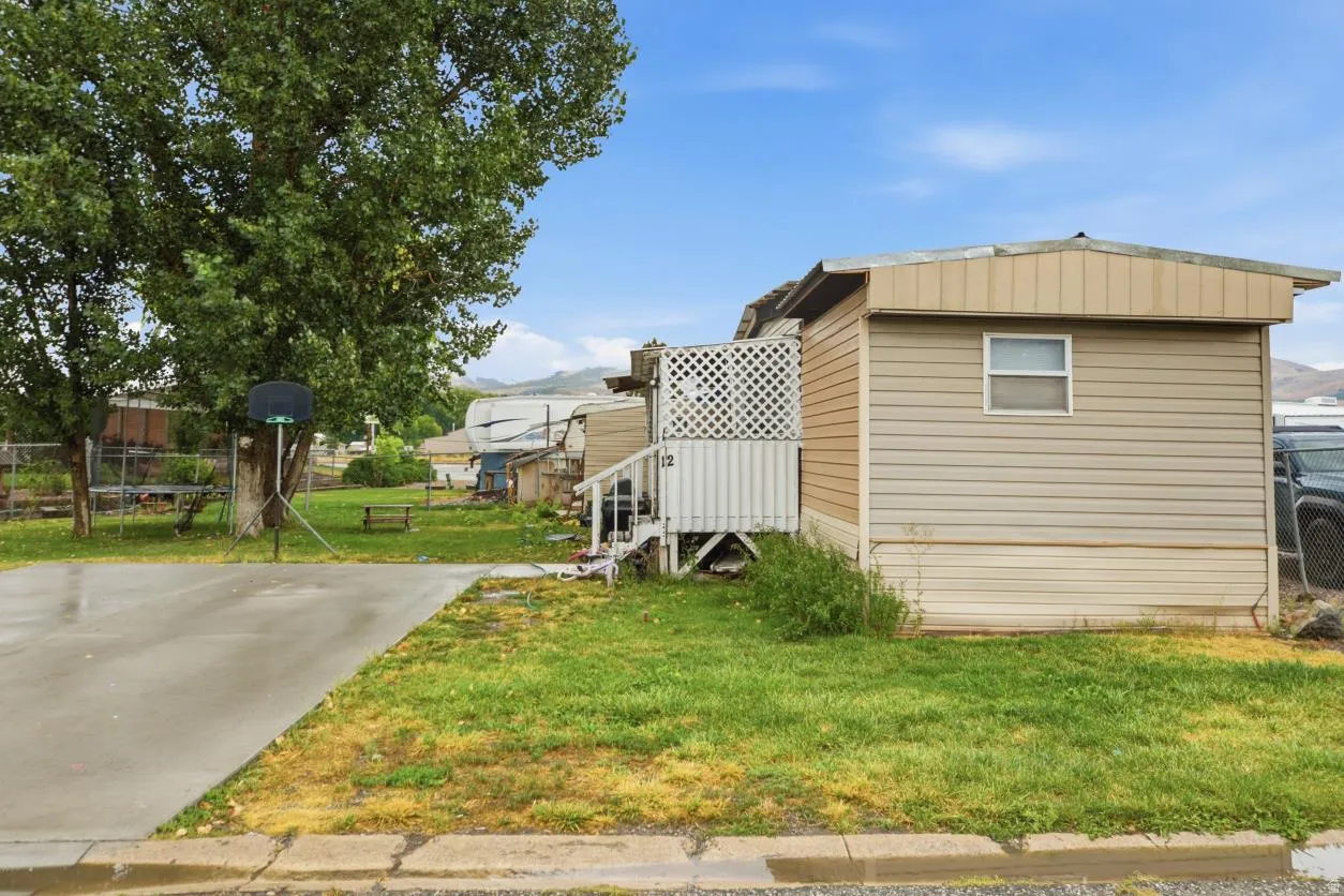 Mobile home pad