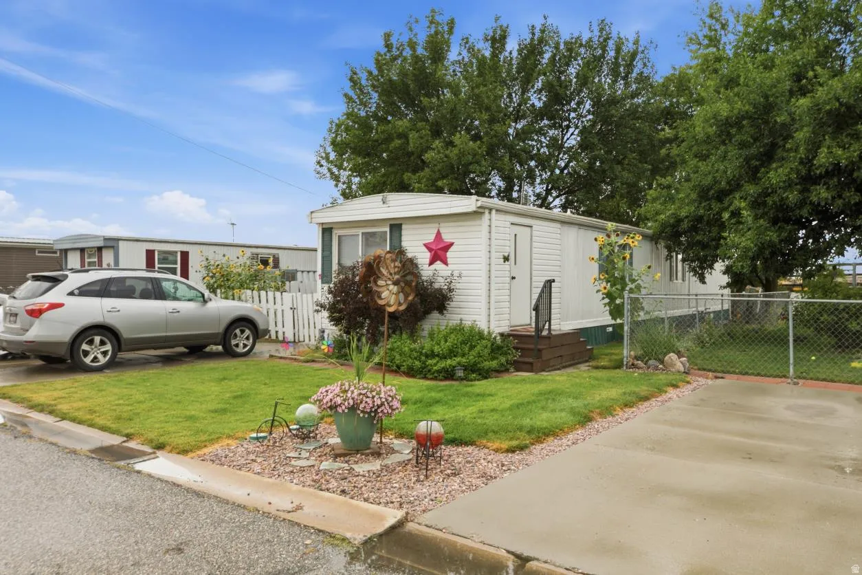 Mobile home pad