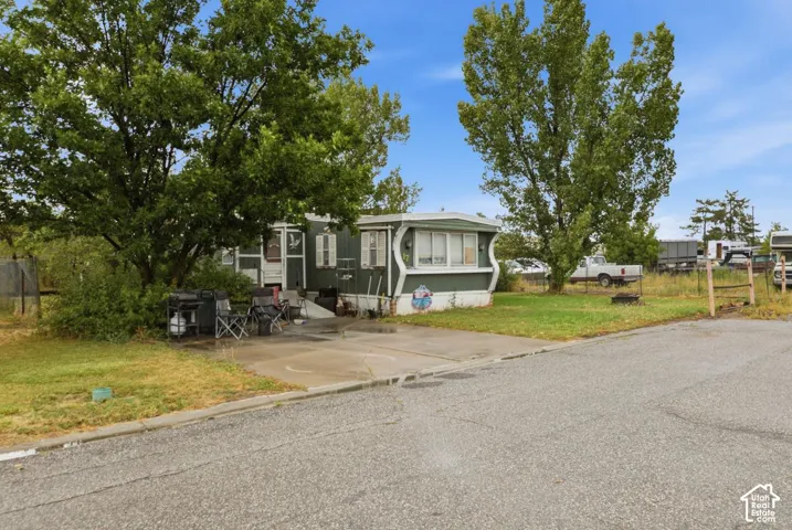 Mobile home pad
