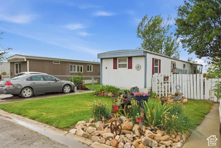 Mobile home pad