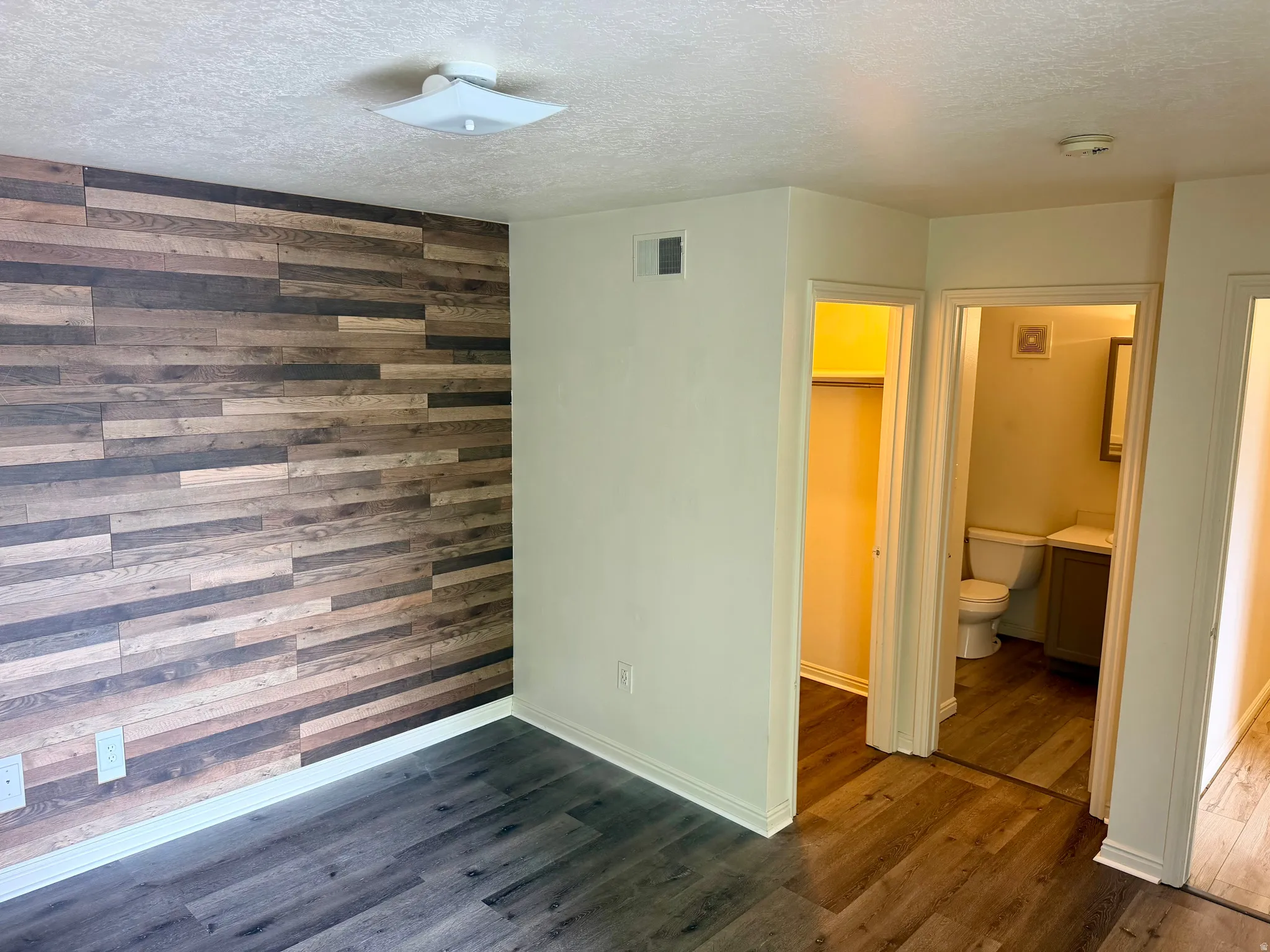 Feature wall with wood-look paneling