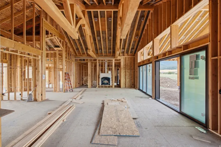Large Great Room with vaulted ceilings