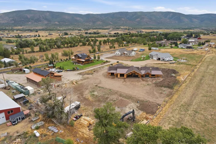 Areal view of the back yard - room for up to 4 horses